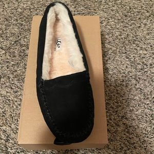 Women’s size 8 Ugg shoes